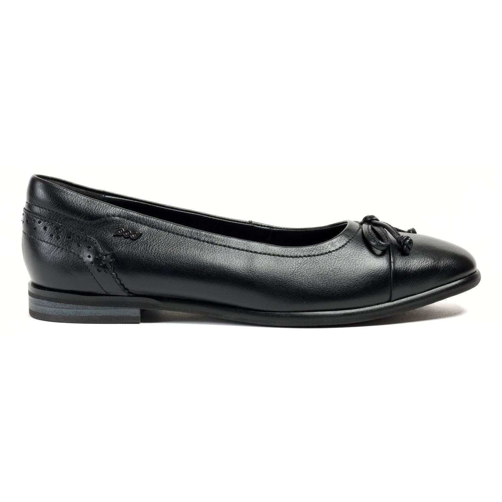 Pod Priya Leather Women's Black Flats