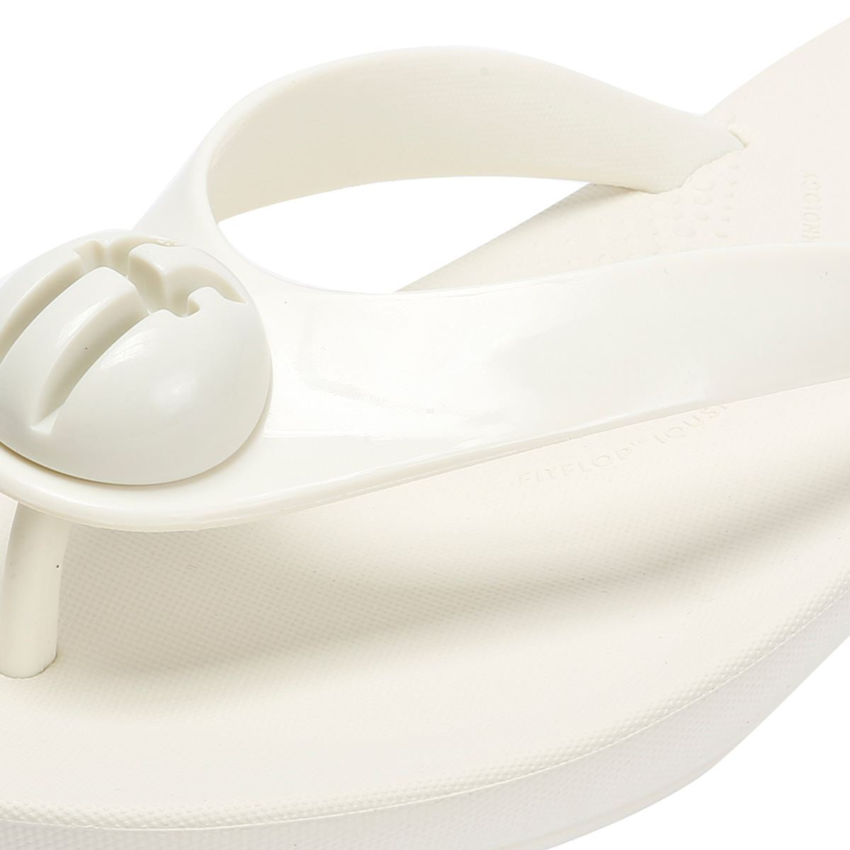 FitFlop Iqushion Glossy Button Women's Cream Flip Flops