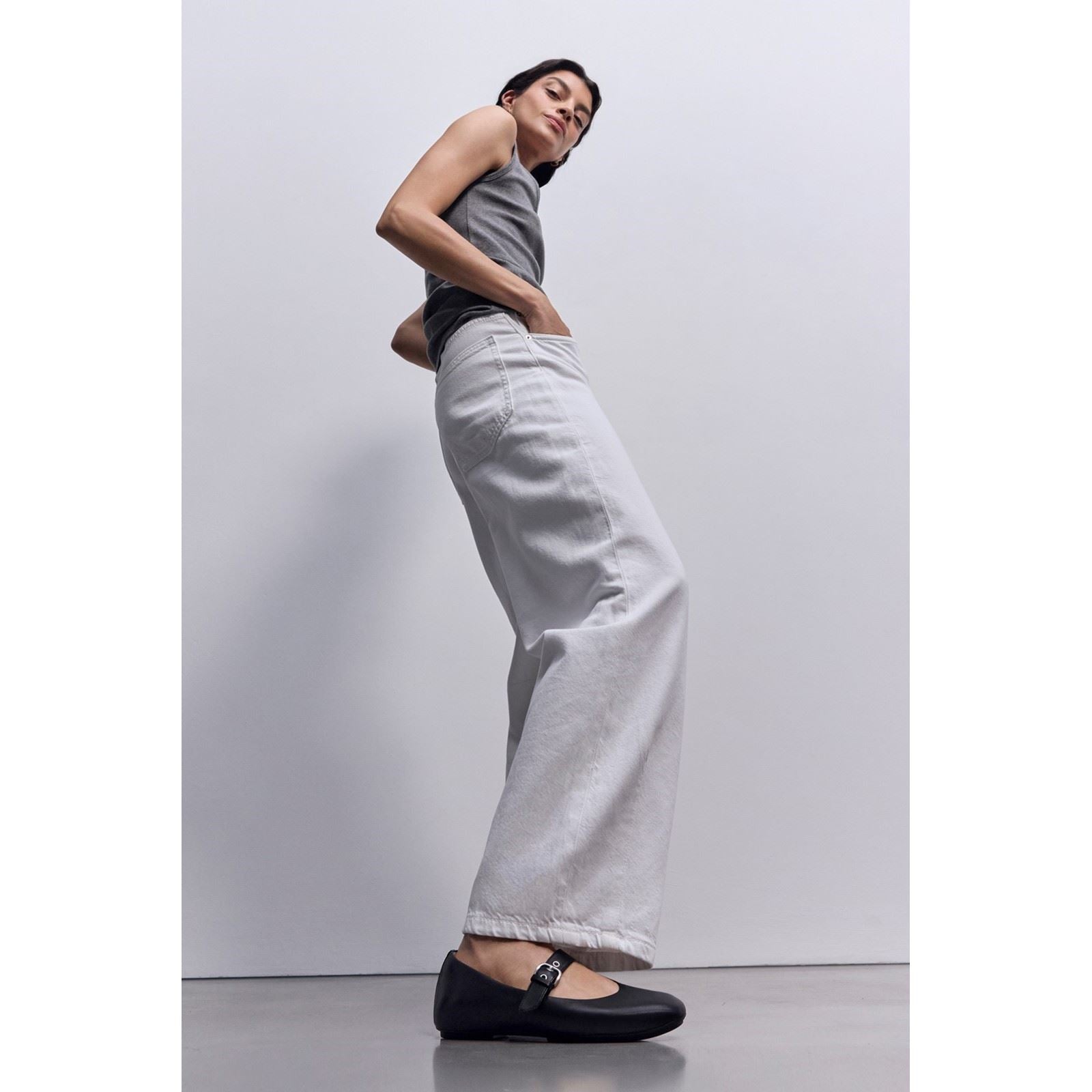 Fitflop Delicato Leather Women's All Black Narrow Fit Shoes