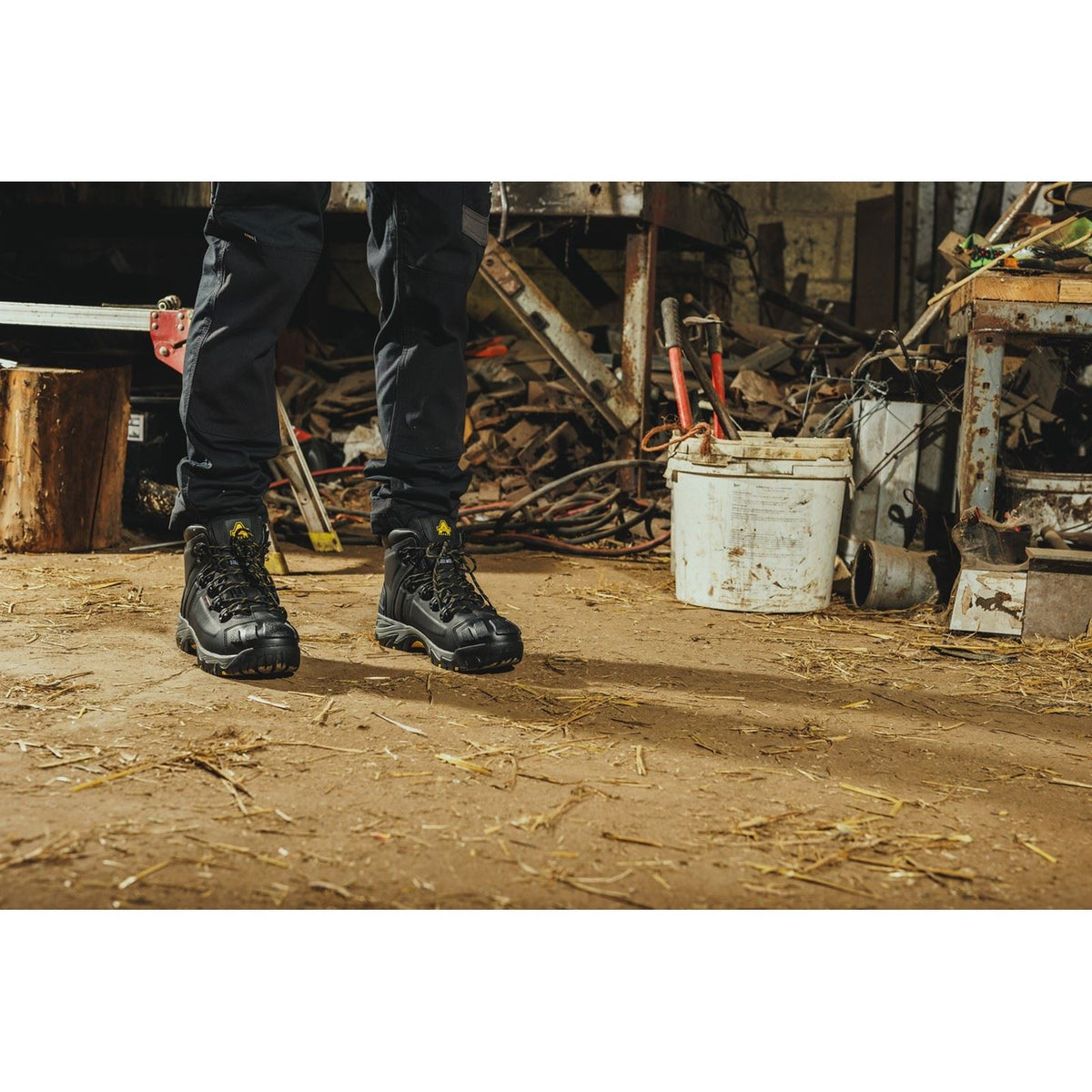 Amblers Safety FS32 Leather Black