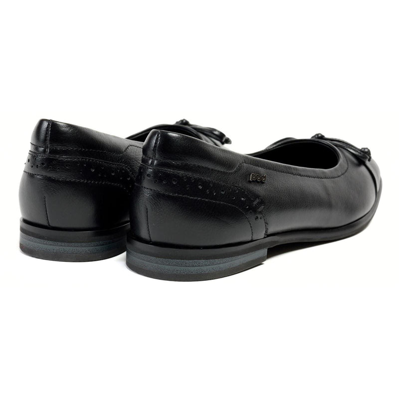 Pod Priya Leather Women's Black Flats