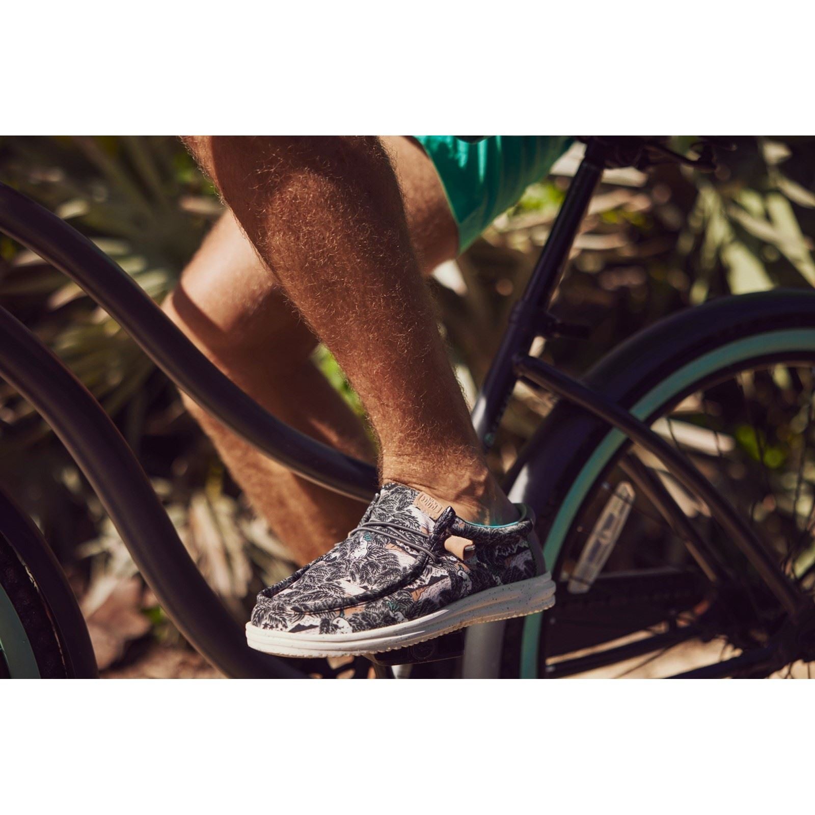 HEYDUDE Wally H2O Tropical Nylon Men's Black Tropical Shoes