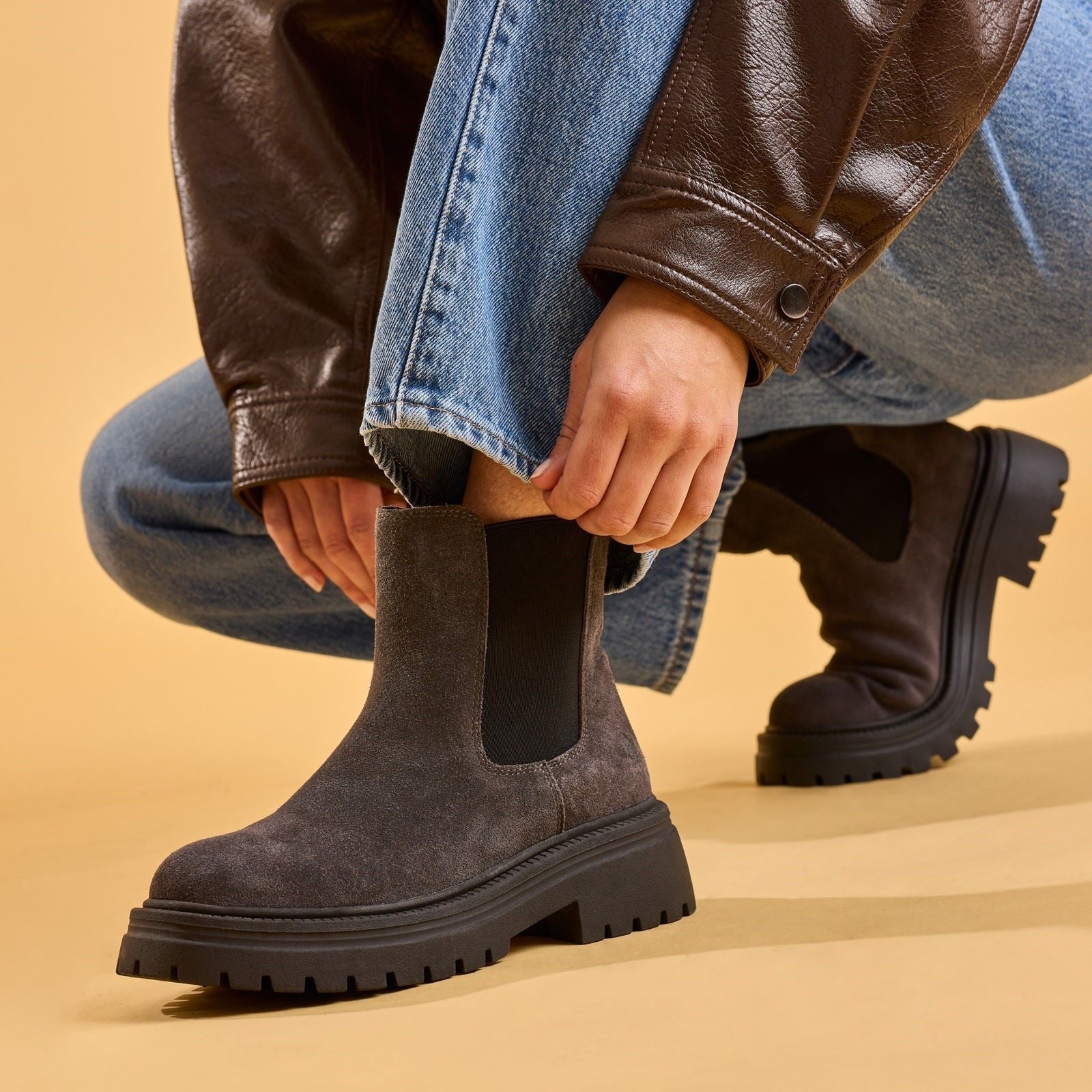 Hush Puppies Rose Chelsea Leather Women's Charcoal Heeled Chelsea Boots