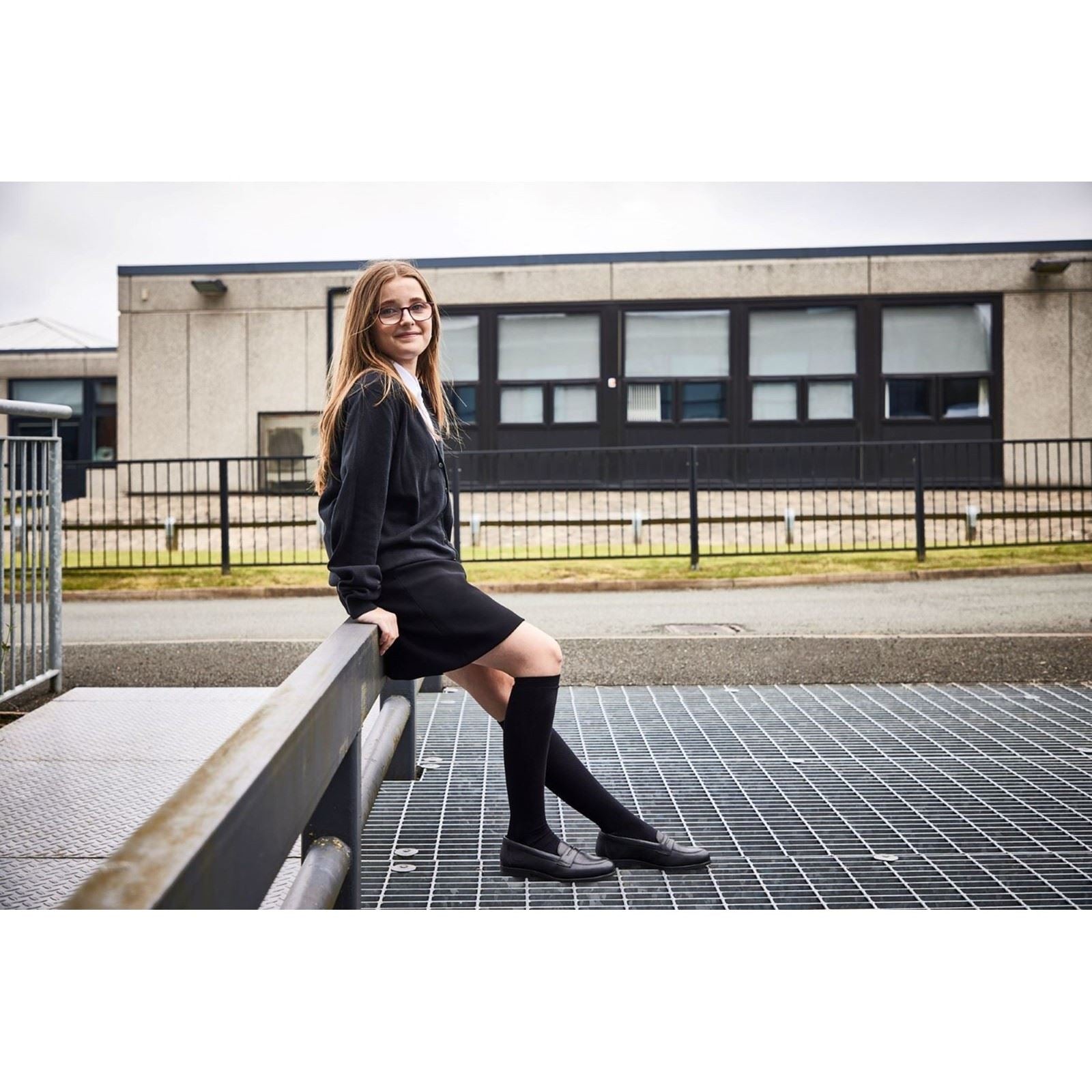 Pod Islay Leather Youth Girl's Black Loafers