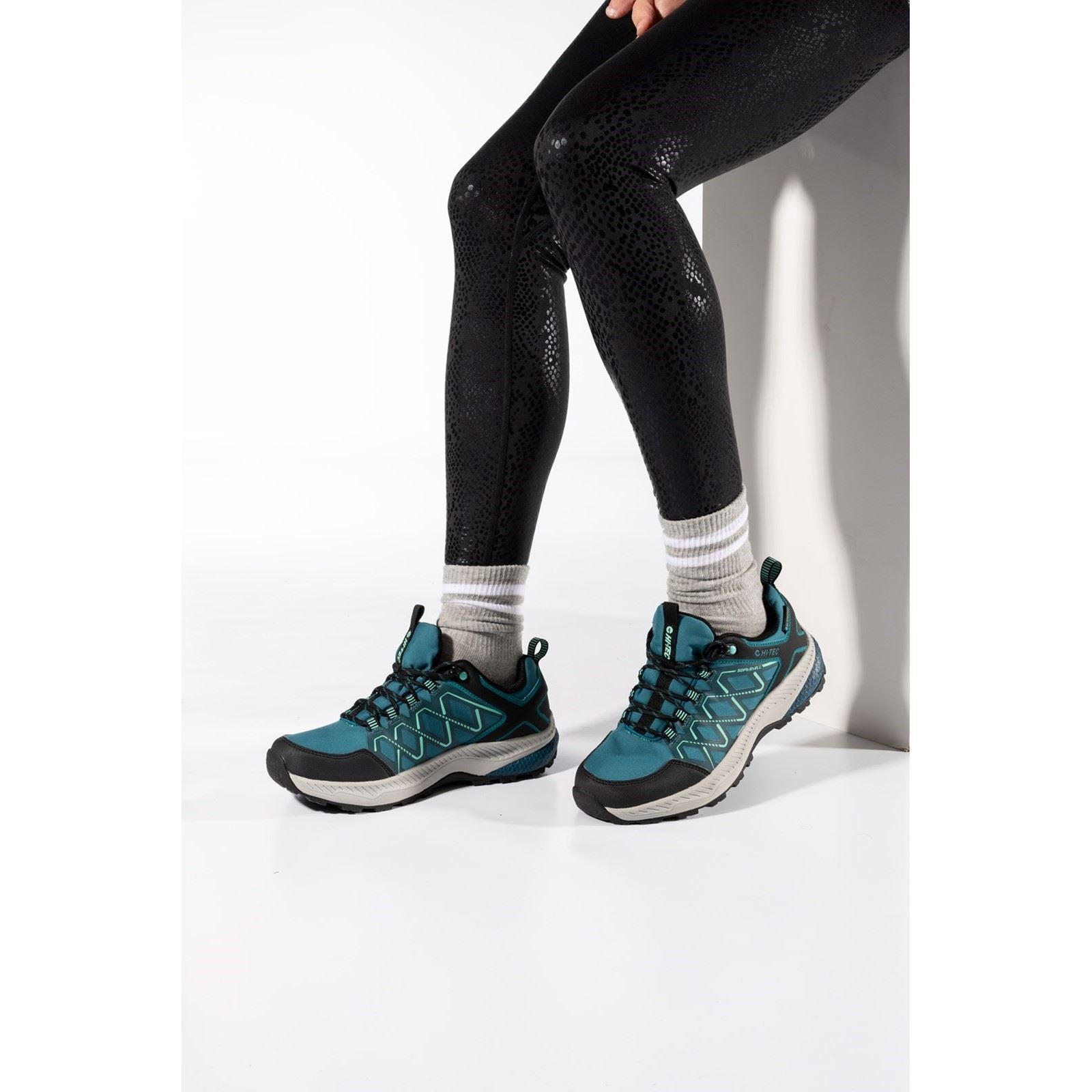 Hi-Tec Diamonde Low Polyester Women's Dragonfly/Black/Florida Keys Hiking Shoes