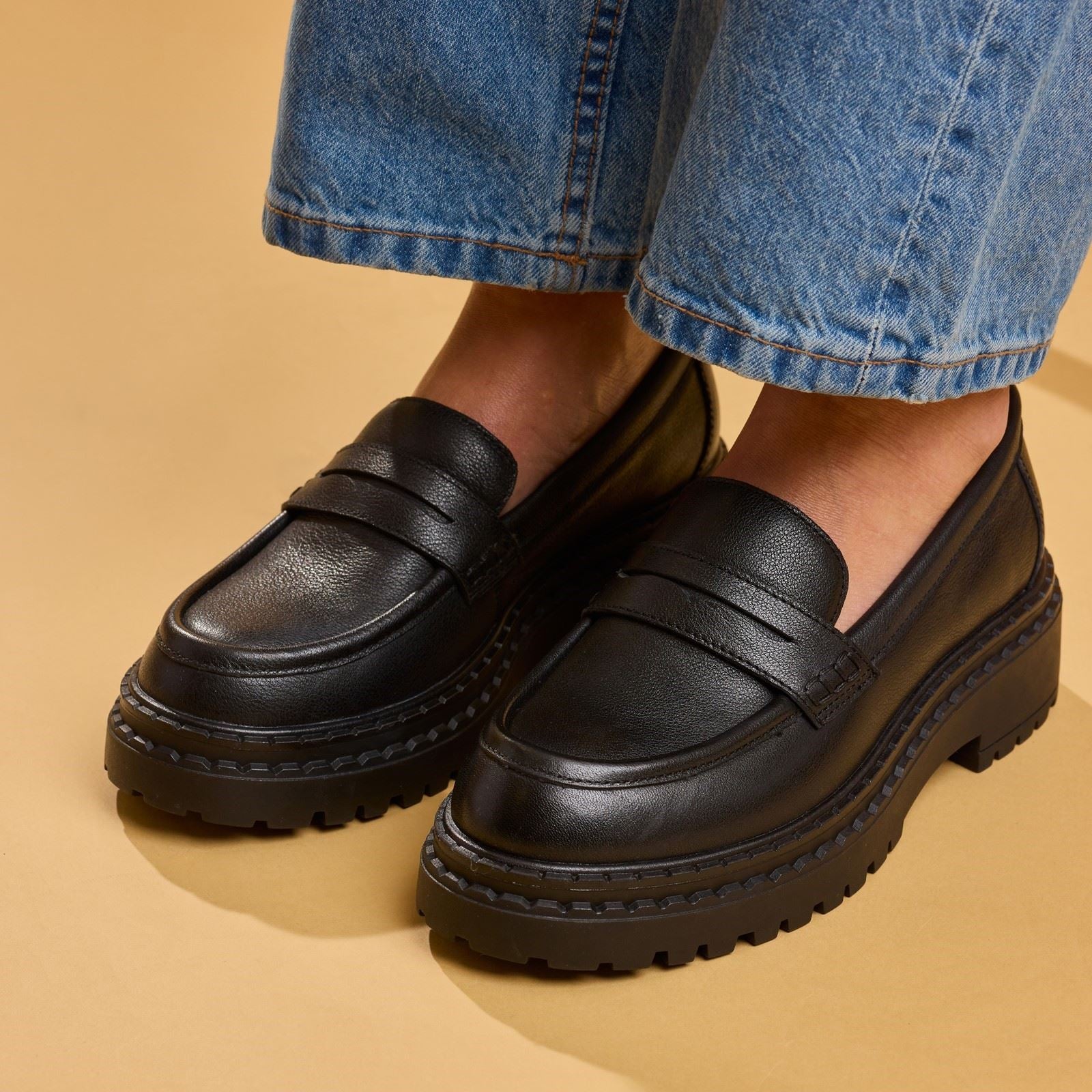 Hush Puppies Odessa Leather Women's Black Loafers